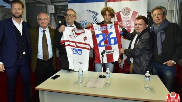 LORENZO SABATTINI FIRMA IL PRIMO CONTRATTO DA PROFESSIONISTA. LORENZO SABATTINI FIRMA IL PRIMO CONTRATTO DA PROFESSIONISTA.