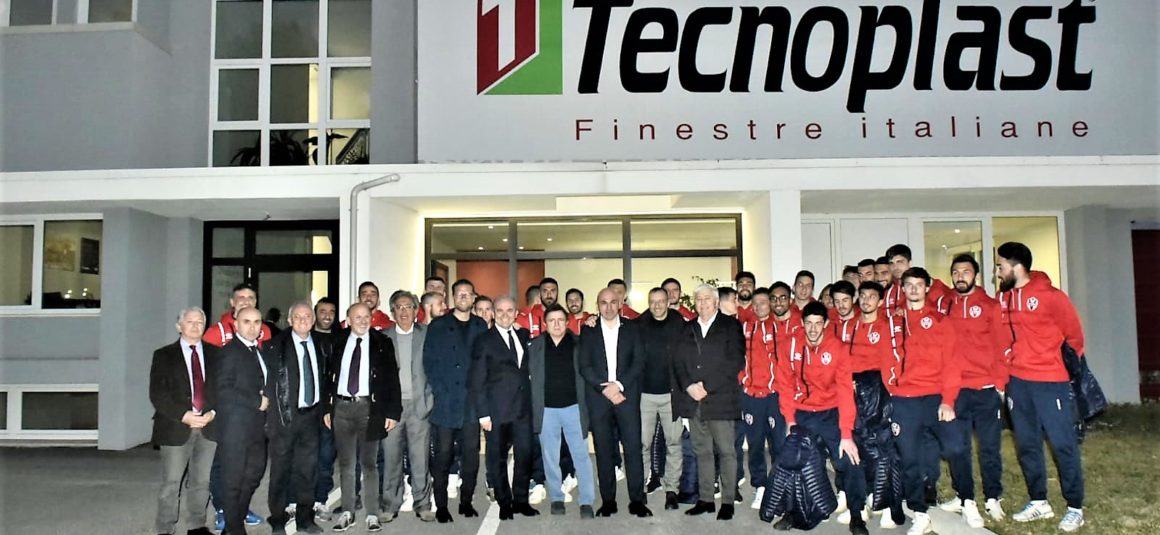 TECNOPLAST OSPITA LA VIS PESARO: FARE SQUADRA IN CAMPO E IN AZIENDA! TECNOPLAST OSPITA LA VIS PESARO: FARE SQUADRA IN CAMPO E IN AZIENDA!